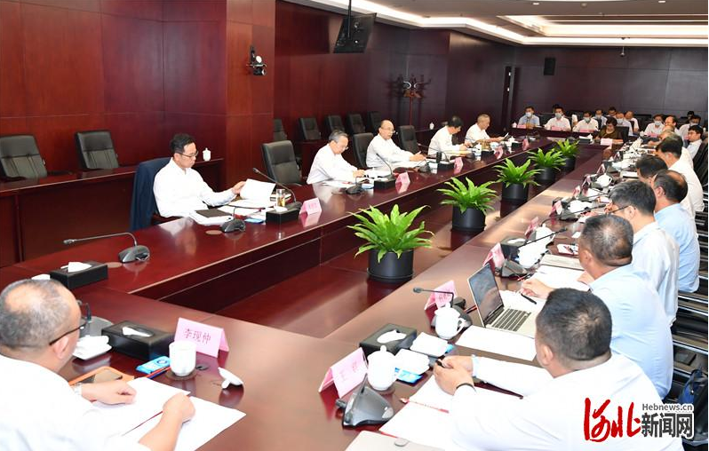 河北拉斯维加斯9888董事长张淑凡加入省长许勤主持召开企业家座谈会