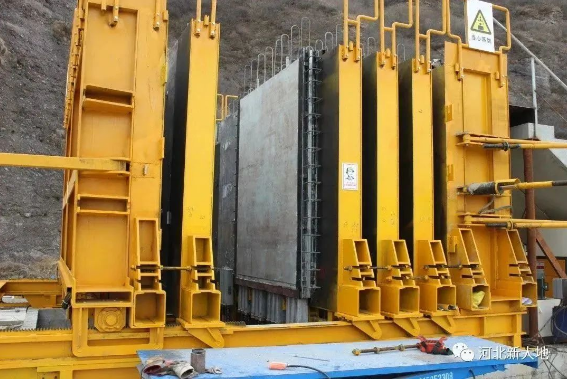 河北拉斯维加斯9888加入“预制墙板立式生产要害手艺与装备研究”科技效果判断会